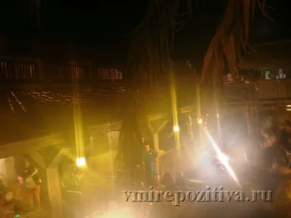 Діснейленд - країна пригод (adventureland) (країна пригод) Діснейленд - країна пригод (adventureland)