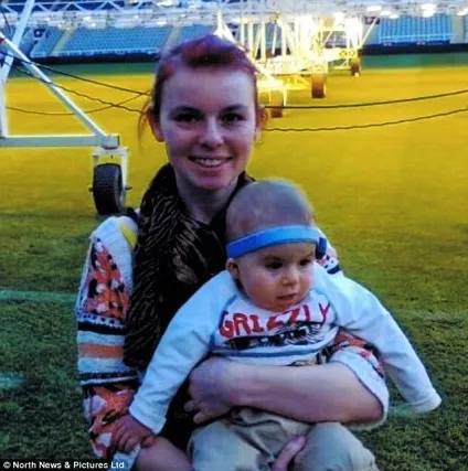 Діти думали, що їх мама просто заснула і поклала їх у ліжко, але на ранок вони виявили жахливу (дітей) Діти думали, що їх мама просто заснула і поклала їх у ліжко, але на ранок вони виявили жахливу
