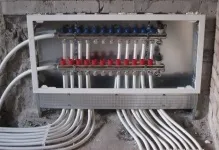 Двотрубна система опалення для приватного будинку, схема з нижнім розведенням, горизонтальна своїми (двотрубна) Двотрубна система опалення для приватного будинку, схема з нижнім розведенням, горизонтальна своїми