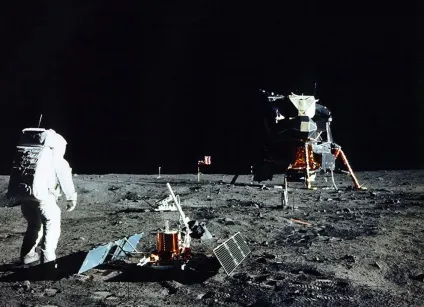 Інша сторона місяця, фото новини (сторона) Інша сторона місяця, фото новини