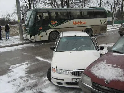 Їзда в ожеледь - необхідний водійський навик