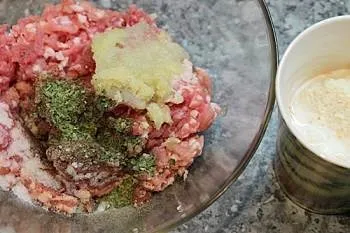 Фрикадельки з підливою - рецепт з покроковими фото (рецепти повсякденні) Фрикадельки з підливою - рецепт з покроковими фото