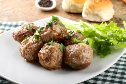 Фрикадельки з рисом