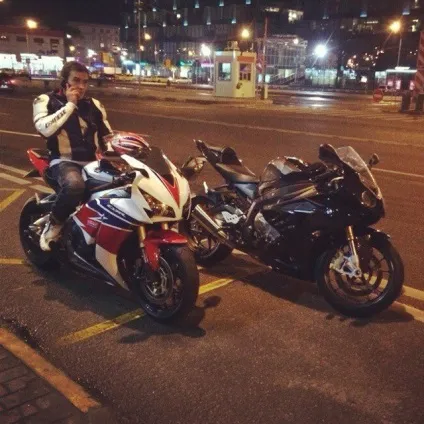 Honda cbr1000rr fireblade vs bmw s1000rr (блог ім. Alexbiker) Honda cbr1000rr fireblade vs bmw s1000rr