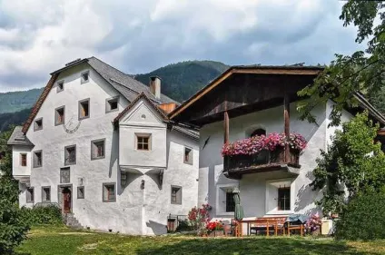 Італійська село