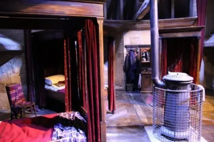 Цікаві факти про зйомки фільмів про Гаррі Поттера (31 фото) (цікаві факти) Цікаві факти про зйомки фільмів про Гаррі Поттера (31 фото)