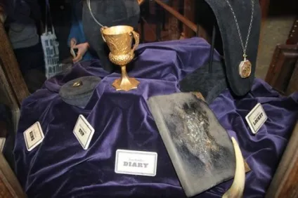 Цікаві факти про зйомки фільмів про Гаррі Поттера (31 фото) (фільмів) Цікаві факти про зйомки фільмів про Гаррі Поттера (31 фото)