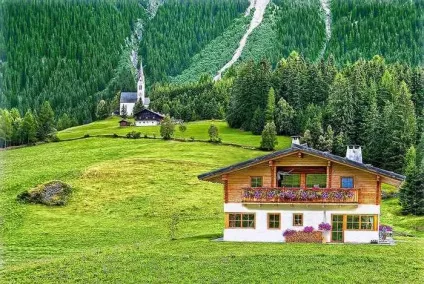 Італійська село