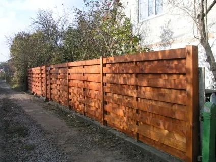 З чого можна зробити паркан для заміського будинку або котеджу (заміського) З чого можна зробити паркан для заміського будинку або котеджу