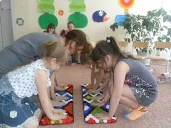 Як зробити килимок з кришок від пластикових пляшок (пластикових) Як зробити килимок з кришок від пластикових пляшок
