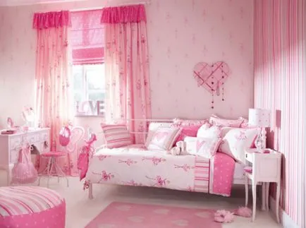 Melyik illik a függöny a hálószobában rózsaszín tapéta - lehetőség oformlenieya