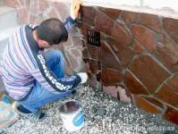 Cum să picteze piatră artificială pentru construcții și design interior - Comentarii cu privire la clădirile noi