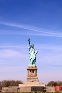 Cum se ajunge la Statuia Libertății din New York - note romane despre viata in America