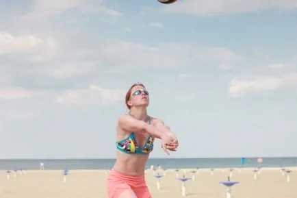 Как да се извърши прехвърлянето на топката във волейбола
