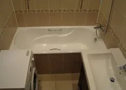 Как се поставят плочките в малка баня