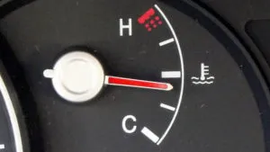 Hogyan mossa le a motor hűtőrendszerét otthon