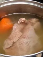 Як варити курячий бульйон
