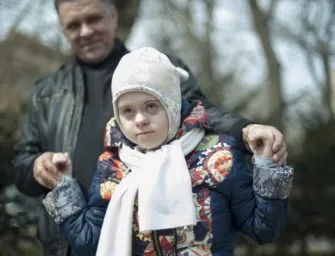 Ce este astăzi băiatul cu celebra imagine, „Hand of Hope“ nu este