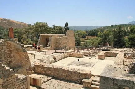 Дворецът в Кносос на остров Крит, снимки и описание