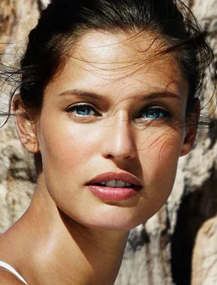 Frumusețe în italiană ca o imagine de repetare a Bianca Balti, Marie Claire