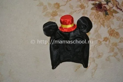 Costum Mickey Mouse-ul cu mâinile lor, cum să coase klstyum Mikiya mouse-ul pentru copii