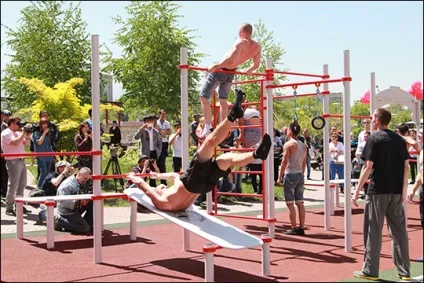 Як тренуватися вдома, wolf workout (Віджимання стійці руках) Як тренуватися вдома, wolf workout