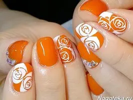 Orange стилен маникюр ноктите оранжев