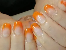 Narancssárga elegáns manikűr köröm narancs