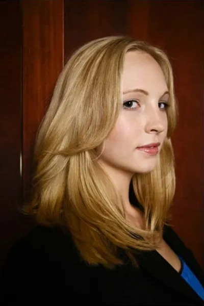 A hivatalos stílus Candice Accola