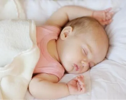 Miért babák elaludni, amikor megdörzsöli a szemét, arcát, fülét,