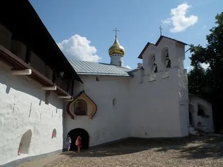 A kirándulás a Pszkov-barlangok kolostor a szerző Oksana Zilberbord