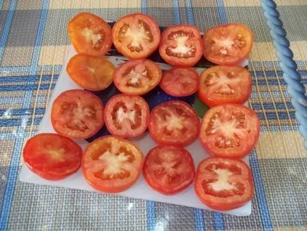 Tomate cu brânză topită