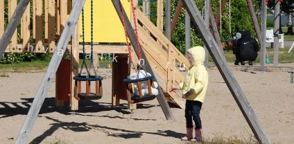 Як вести себе з чужими дітьми 1 (дитини потрібно послух) Як вести себе з чужими дітьми 1
