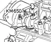 Verificați și ajustați distanțele supapelor de pe motorul diesel