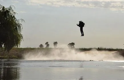 Jetpack első sikeres repülést zökkenőmentes megtörtént