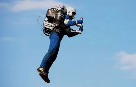 Jetpack első sikeres repülést zökkenőmentes megtörtént