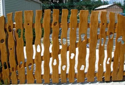 Faragott fa kerítések kép, hogyan lehet a kerítés kezével