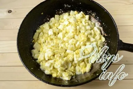 Sóska leves tyúk és a tojás recept egy fotó