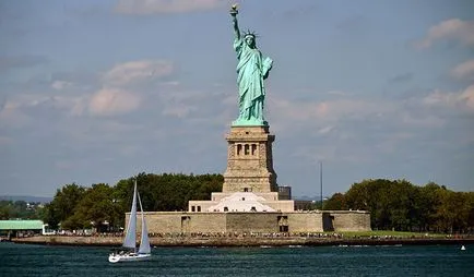 Statuia Libertății (Statuia Libertății) și Staten aydend (insula staten)