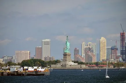 Statuia Libertății (Statuia Libertății) și Staten aydend (insula staten)