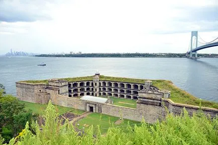 Statuia Libertății (Statuia Libertății) și Staten aydend (insula staten)