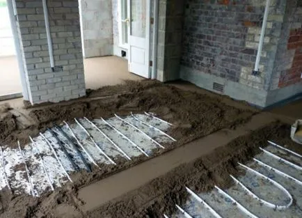 Esztrich padló alatti oldat formájú készítmény, és a keverési arányokat