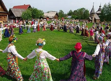 ünnep hagyománya háromság