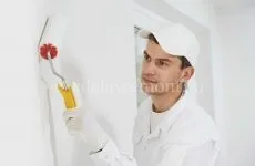 Як закрити діру в стіні