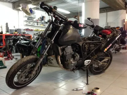 Як я вирішив перефарбувати свій мотоцикл! (Xt660x) Як я вирішив перефарбувати свій мотоцикл!