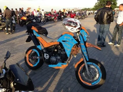 Як я вирішив перефарбувати свій мотоцикл! (Xt660x) Як я вирішив перефарбувати свій мотоцикл!