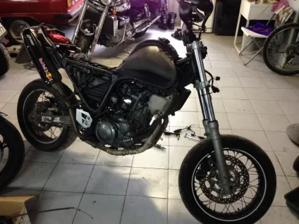 Як я вирішив перефарбувати свій мотоцикл! (Xt660x) Як я вирішив перефарбувати свій мотоцикл!