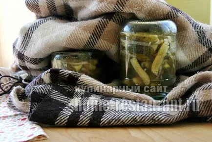 Salata de iarnă de castraveți „degete pentru femei“ rețetă cu o fotografie