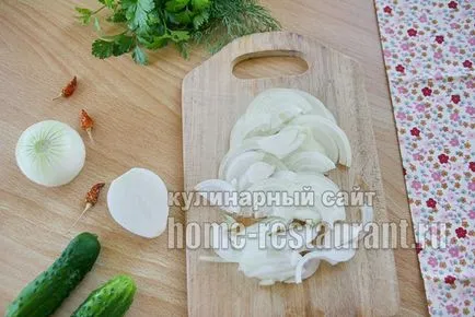 Téli saláta uborka „női ujjak” recept egy fotó