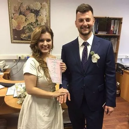 „Babes és Chicks” sorozat csillag Anastasia Denisova házas születésnapjára